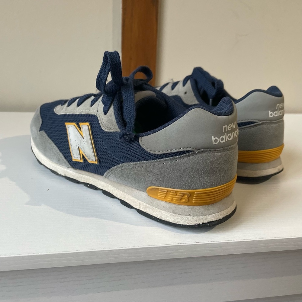 New Balance Navy and Gray and Yellow Sneakers Size W7